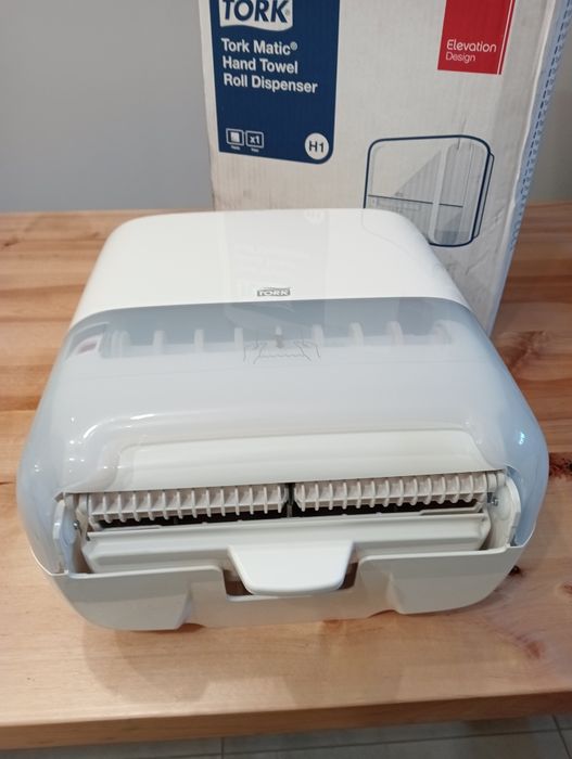 Dozownik do ręczników w rolce