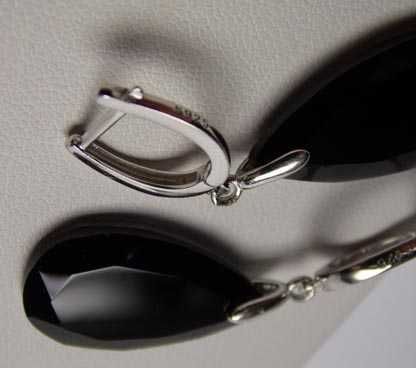 Srebrne kolczyki fasetowane onyksy łezki zatrzask