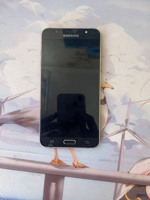 Samsung J7 2016.