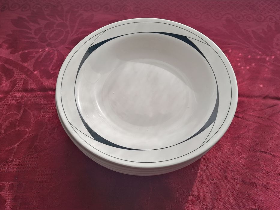 conjunto de pratos conforme fotografias