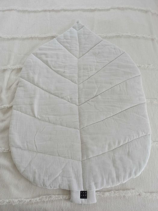 Muślinowa mata w kształcie liścia - off white