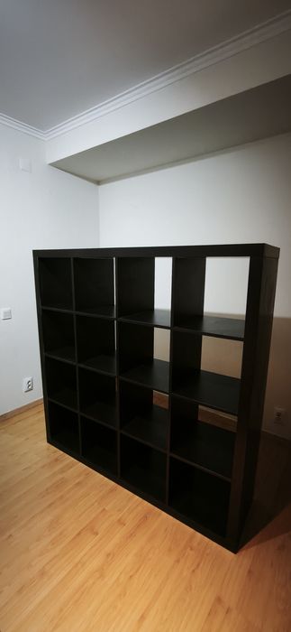 Estante Ikea Kallax Preta 16 cubos