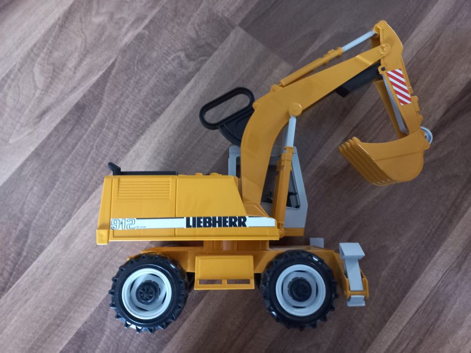 Zestaw 3 aut firmy Liebherr