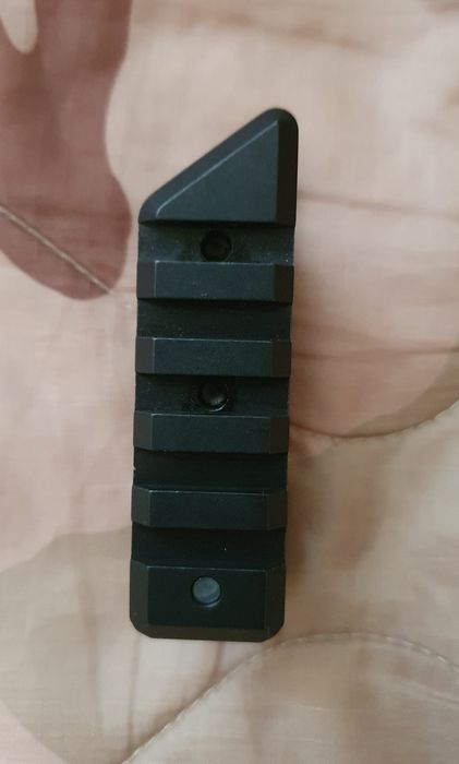 Calha Picatinny preta