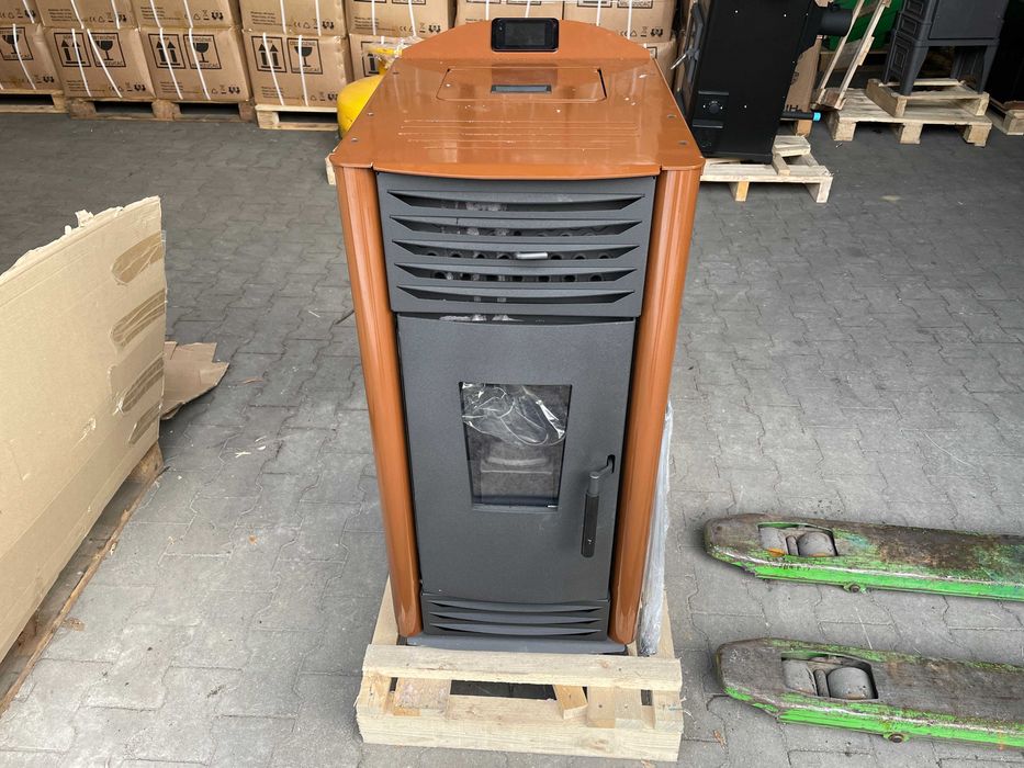Piec powietrzny ekologiczny na pellet HELENA 8 kW Brązowy A++