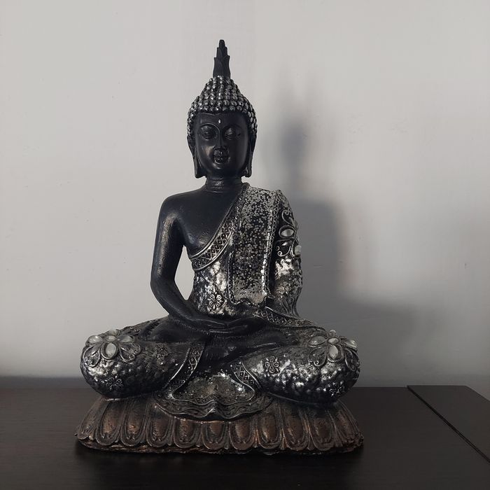 Budda Figurka z Żywicy