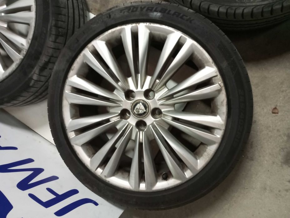 44 - Jantes Jaguar XF 245/40R19 com pneus 5*108 original