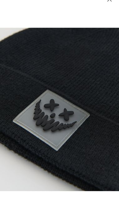 Нова шапка Reserved