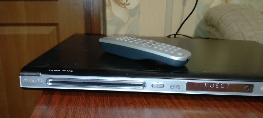 DVD плеєр.         .