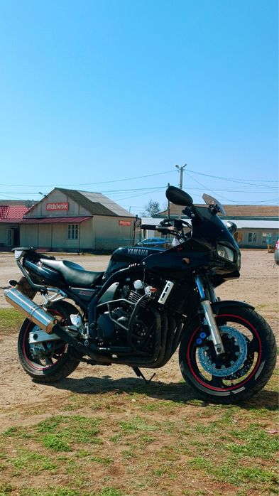 Yamaha FZS 600 Fazer