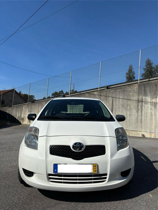 Toyota Yaris 1.4 comercial