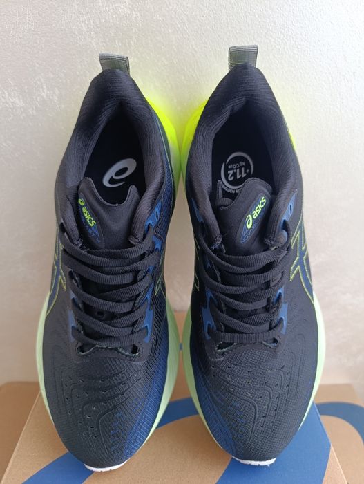 Кросівки жіночі Asics розмір 37(23 см) .