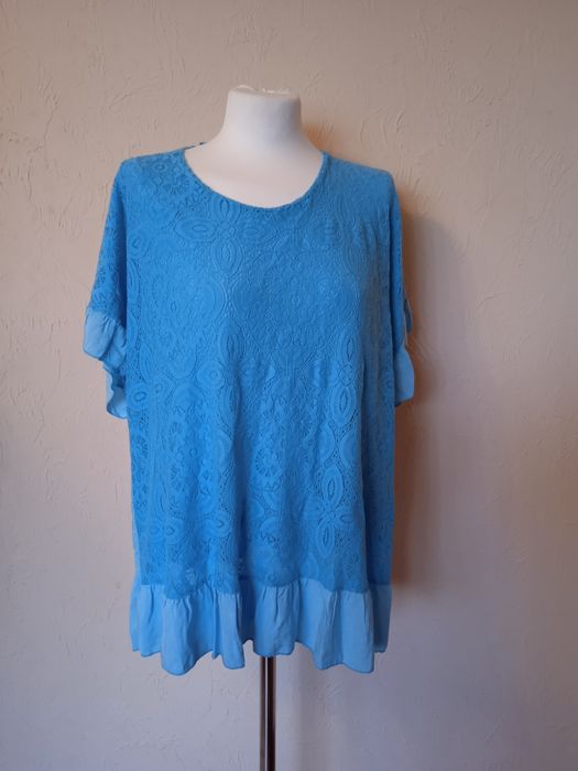Bawelniano wiskozowa niebieska włoska bluzka r.50/52 koronka.