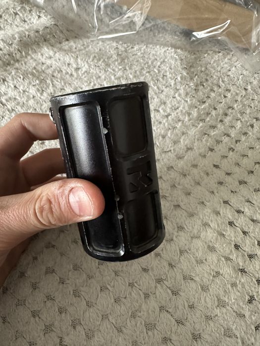 Zacisk scs root air industries
