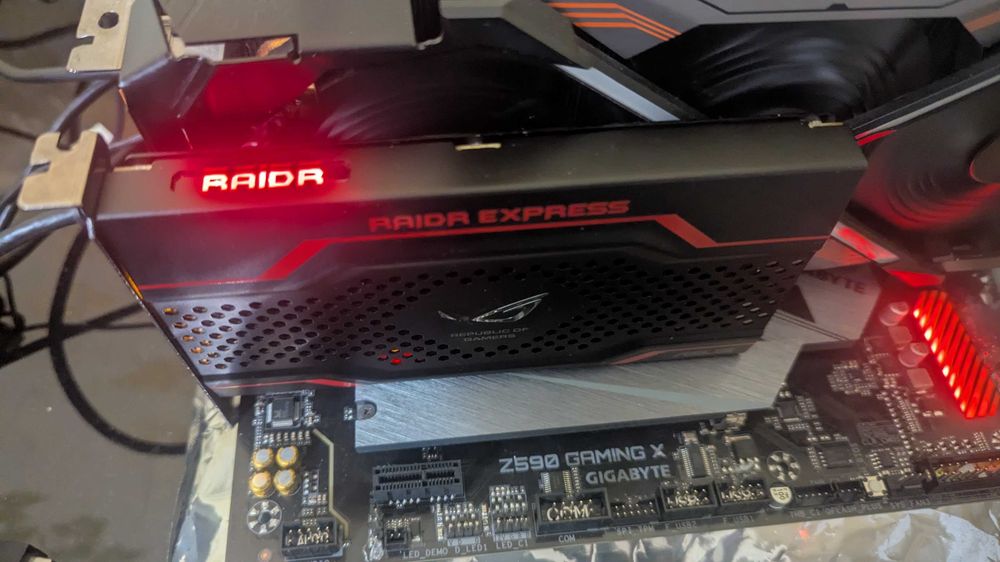NVME SSD Samsung PM981 512 GB, SSD ASUS 240 GB RAIDR Express