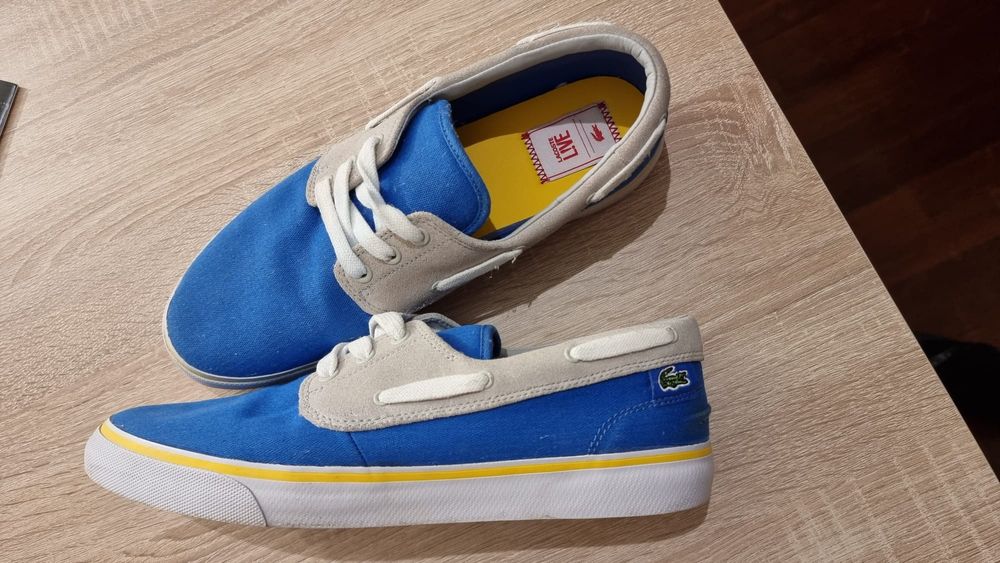 Sapatos Lacoste novos