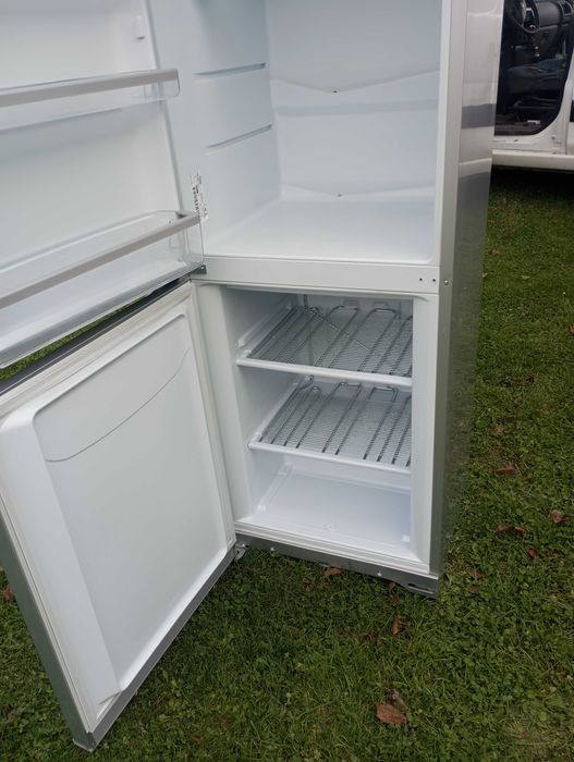 Lodówka Ariston z zamrazalnikiem