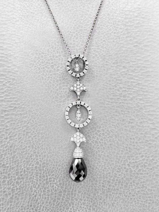 Colar em prata com pendente