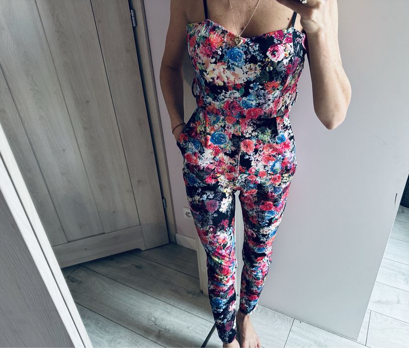 Piekny damski kombinezon