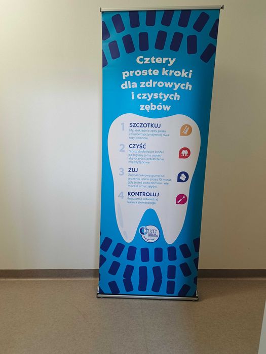 Roll-up branżowy 220x80 jak nowy, stojak na ulotki