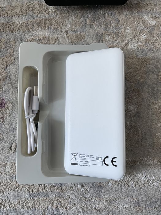 Зарядное Grundig устройство беспроводное, внешний аккумулятор