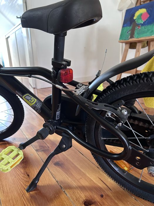 Bicicleta Btwin Disover - Dark Hero 500 Edition