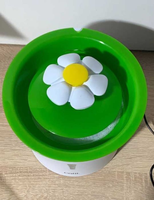 Поїлка-фонтан для котів Catit Квітка пластик 3 л мінімальні пошкодж.