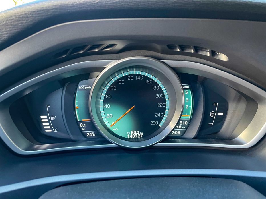 Volvo V40 Cross Country (VOR) – 2015 | Excelente estado!