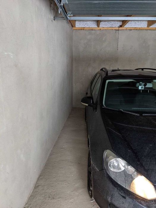 Продаж гаража в сучасному ЖК "Липки"