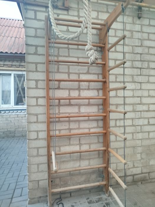 Продам шведська стінка