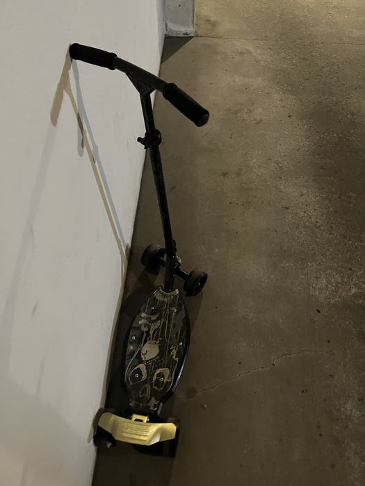 Trotinete de 4 rodas.