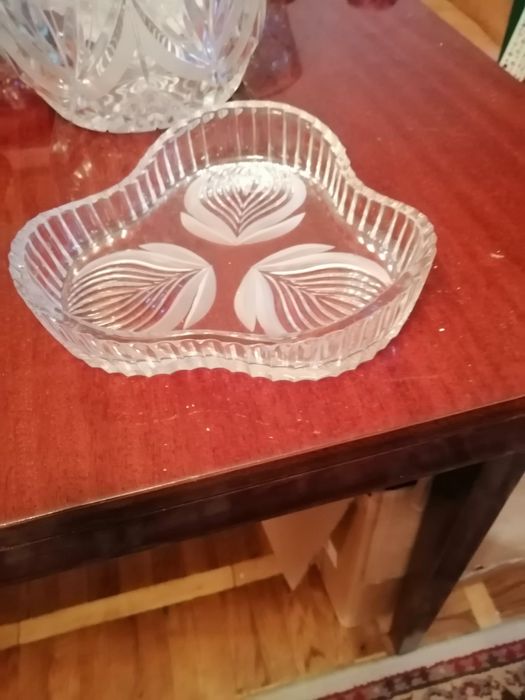 Продам хрустальные салатницы