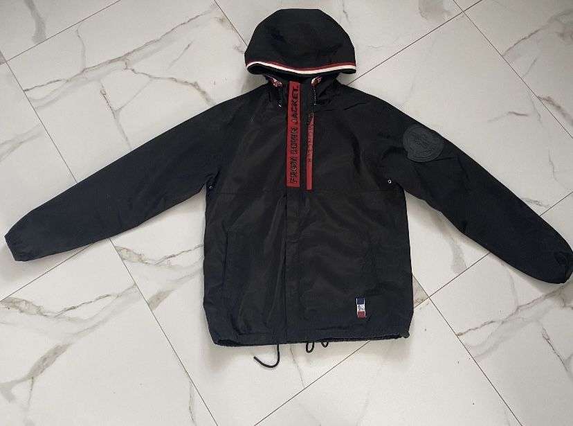 Orginalna męska wiatrówka Moncler czarna rozmiar 2