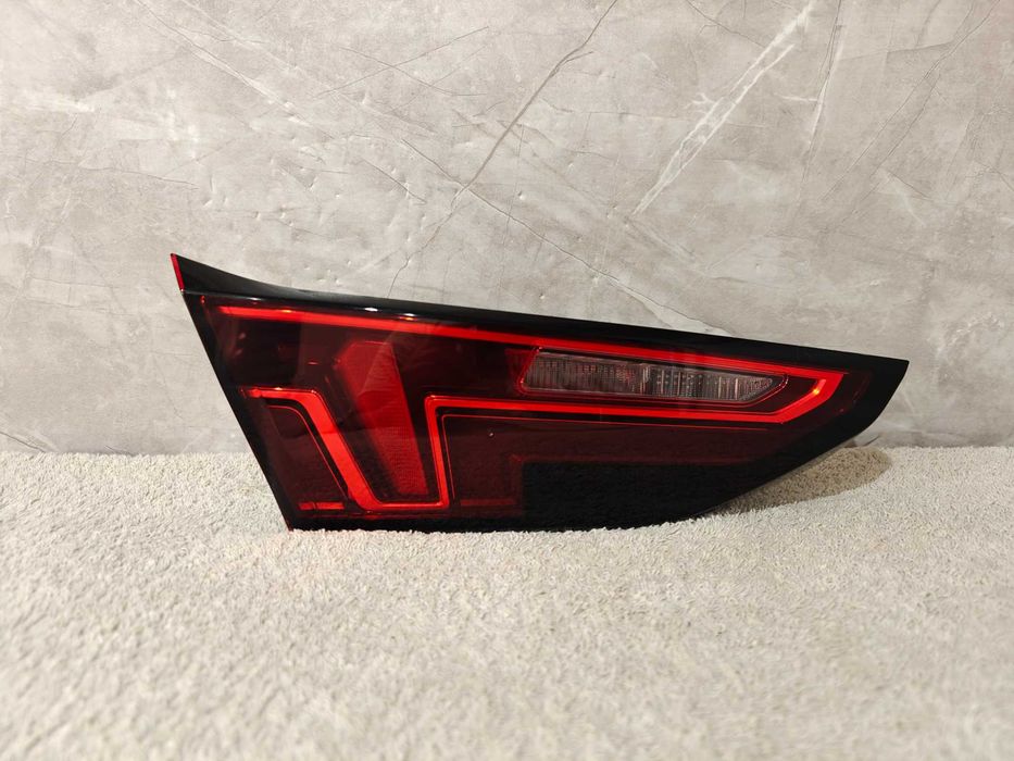 Lampa Lewy Tył W Klapę BMW Seria 1 F70 EUROPA