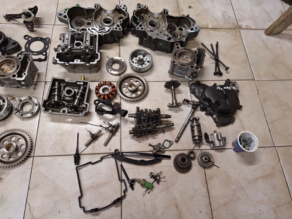 Aprilia RS4 125 Tuono silnik części Derbi gpr SX 125 RX głowica kapa