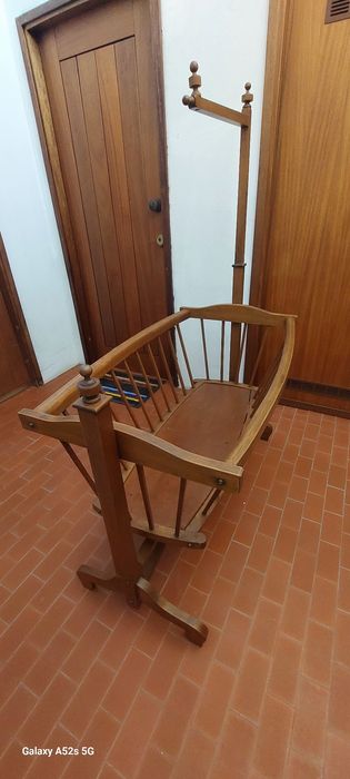 Berço de baloico vintage para bebé