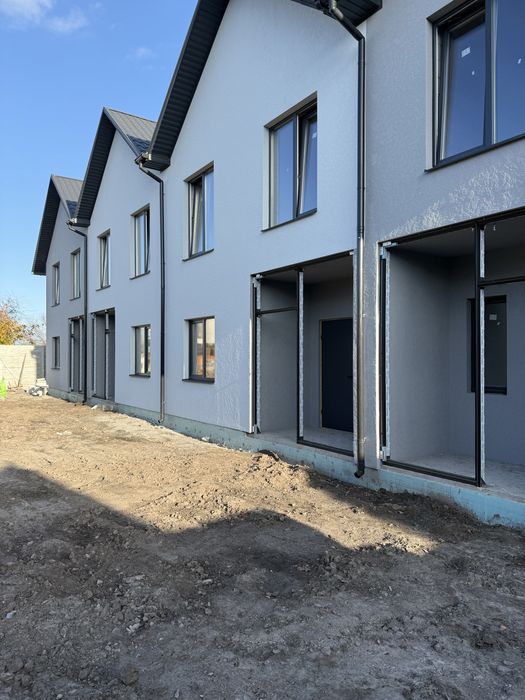 Продаж таунхаусів на Заріччі.