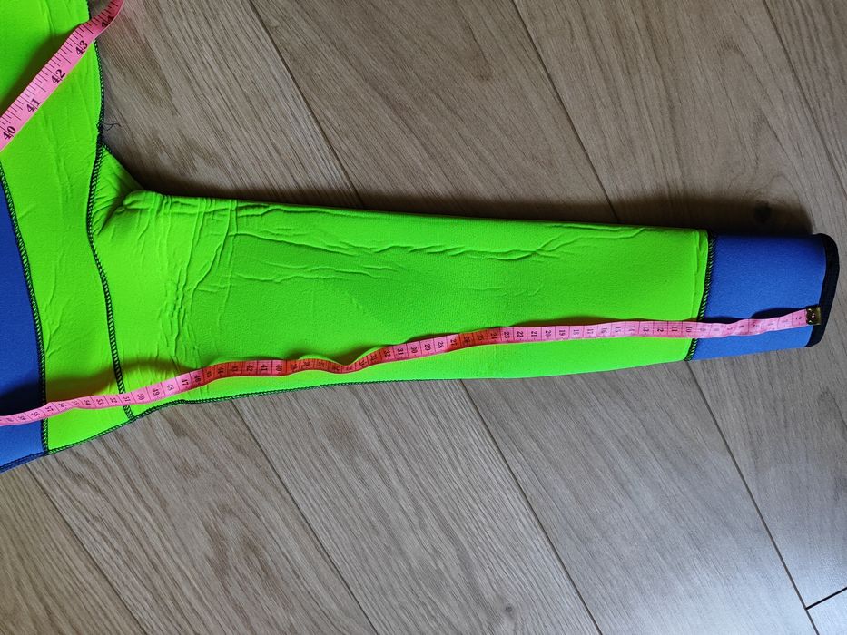 Gruba, długa pianka do pływania r. S