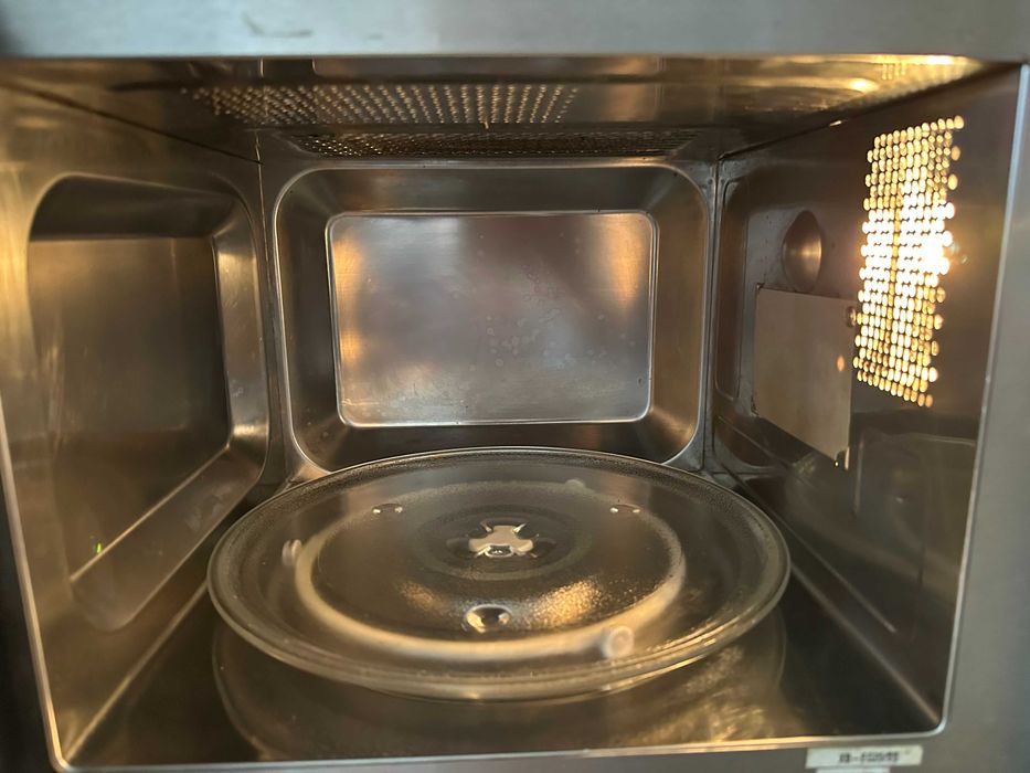 Мікрохвильова піч Whirlpool XB-EG20SS