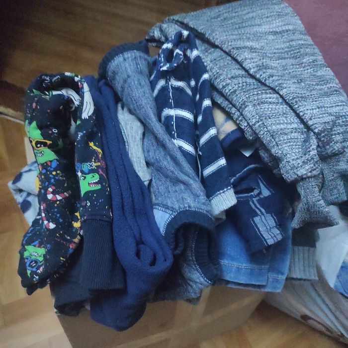 Отдам детские вещи тёплые  3-4 года  86- 98 рост