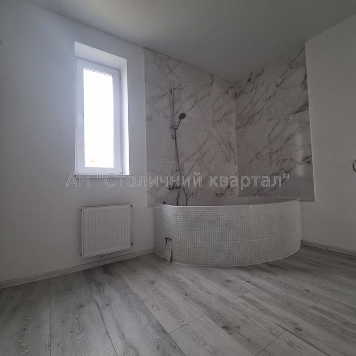 Продаж будинку з ремонтом та меблями у с. Гореничі