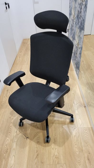 Fotel obrotowy Maven czarny nowy