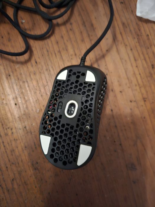 Rato Sharkoon Light 200