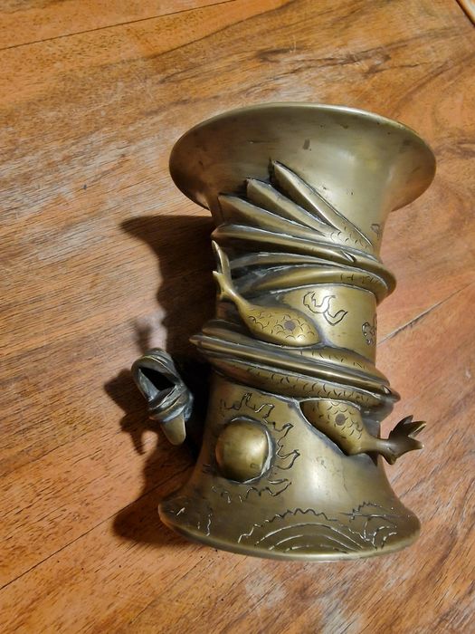 Dzbanek mosiężny smok