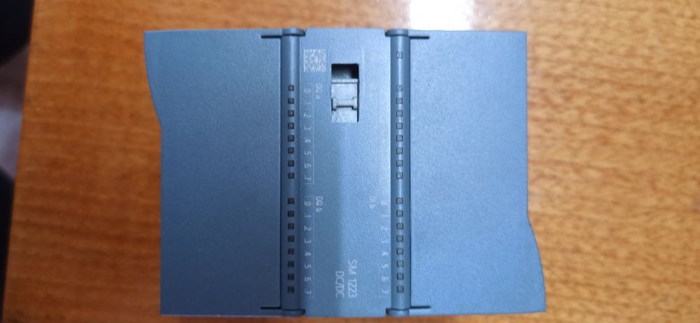 Módulo de 16  entradas e 16 saídas 6ES7 223 - 1 BL32-0XB0.Siemens