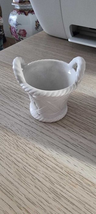 Pequena jarra de loiça