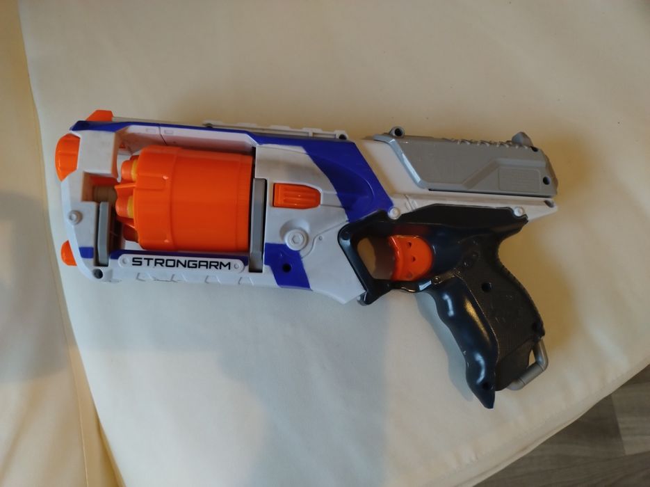 Nerf strongarm pistolet