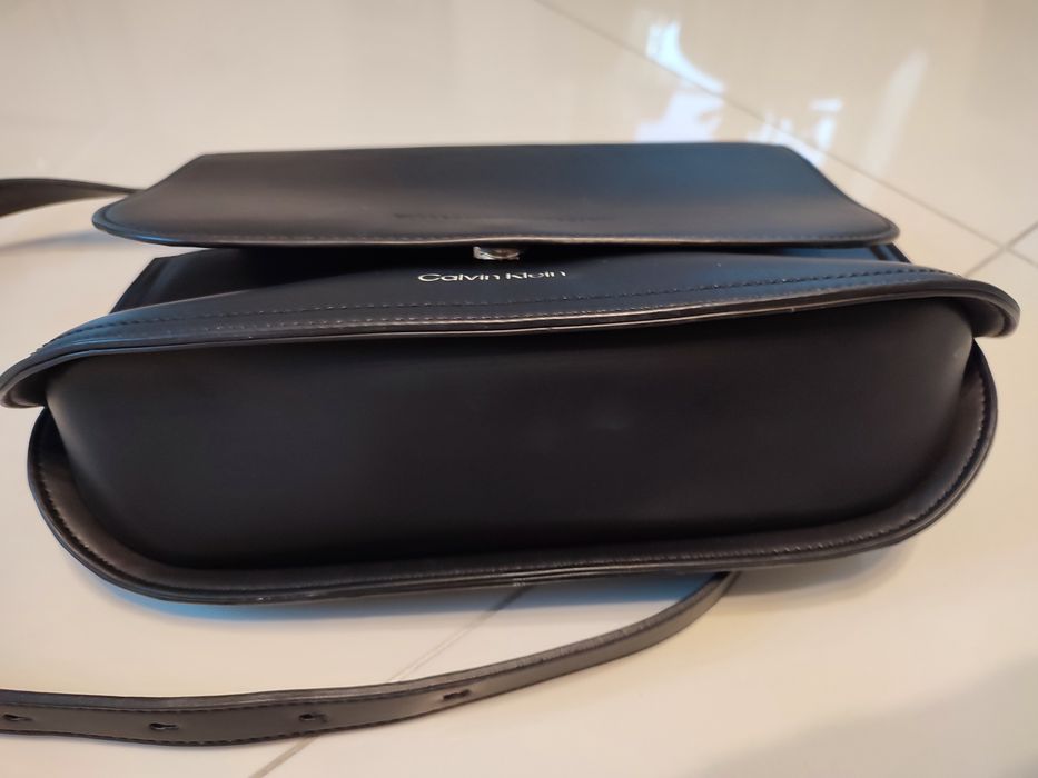 Calvin Klein torebka na ramię czarna stan ogólnie bdb