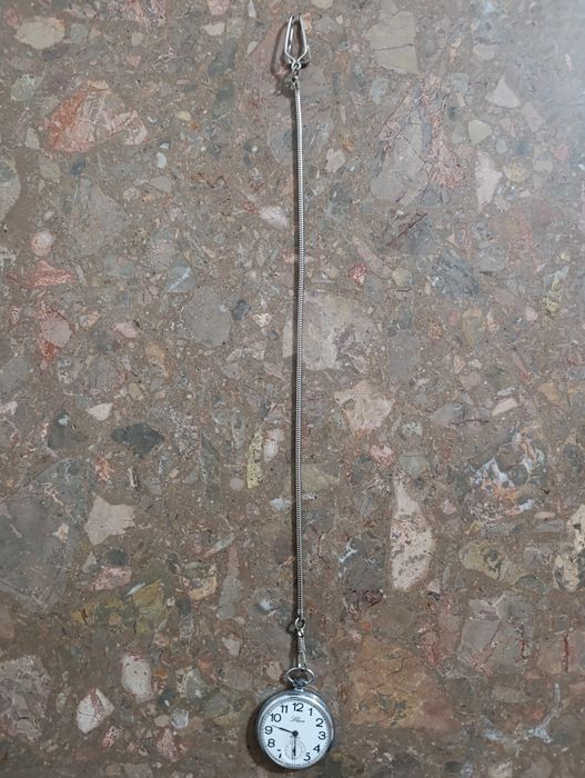 Relogio a Corda SLAVA da USSR de 18 RUBIS de Coleção