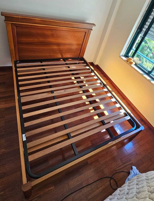 Cama em Cerejeira (Linhas Direitas)